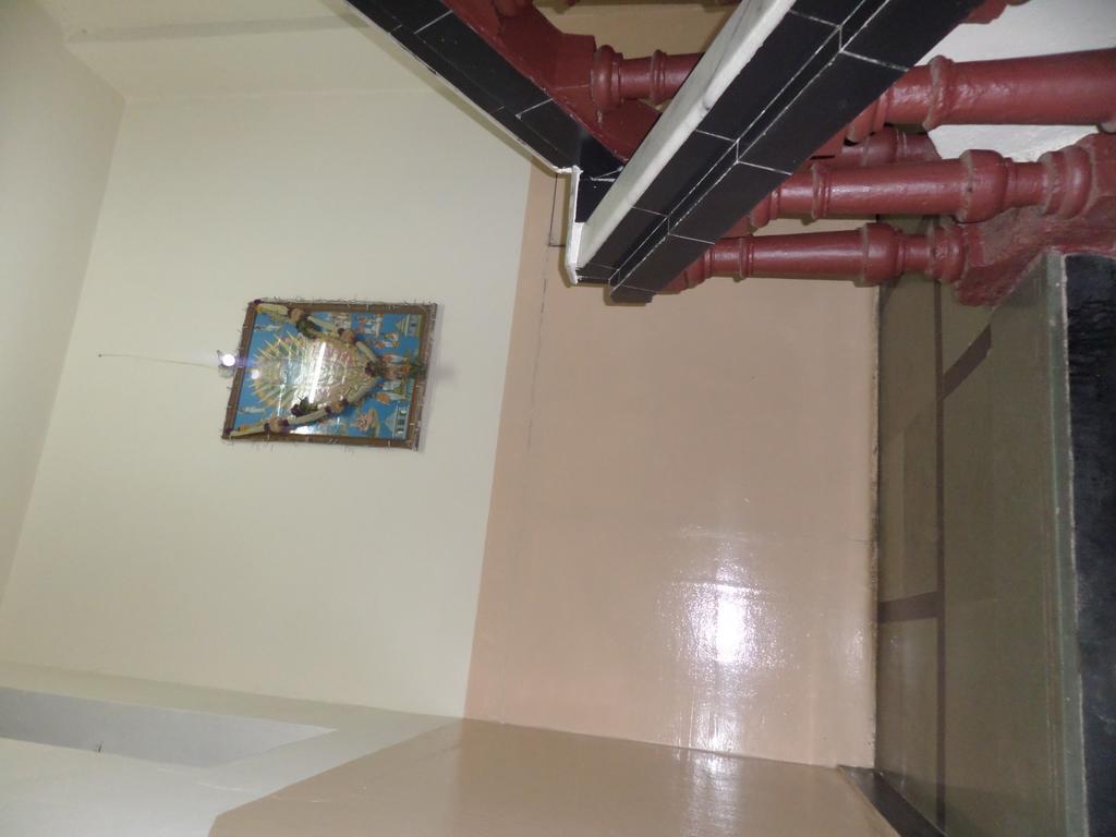 Chalukya Deluxe Hotell Kolhapur Exteriör bild