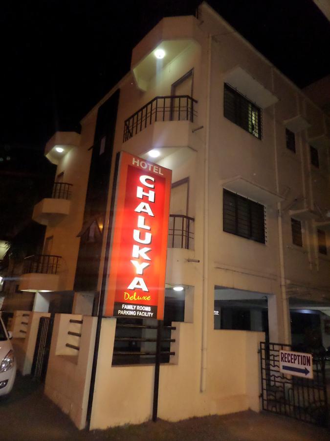 Chalukya Deluxe Hotell Kolhapur Exteriör bild