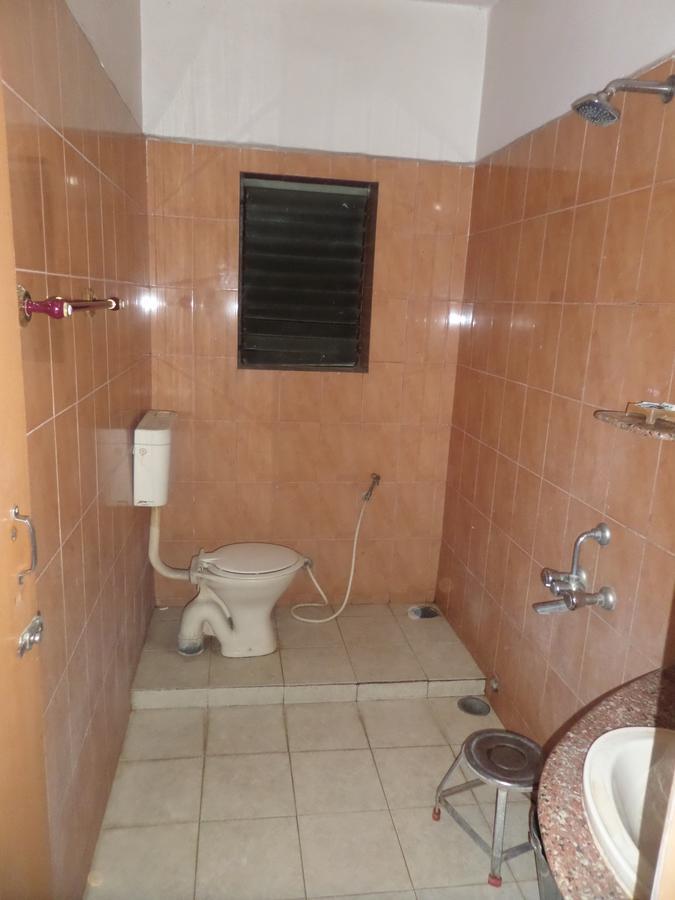 Chalukya Deluxe Hotell Kolhapur Exteriör bild